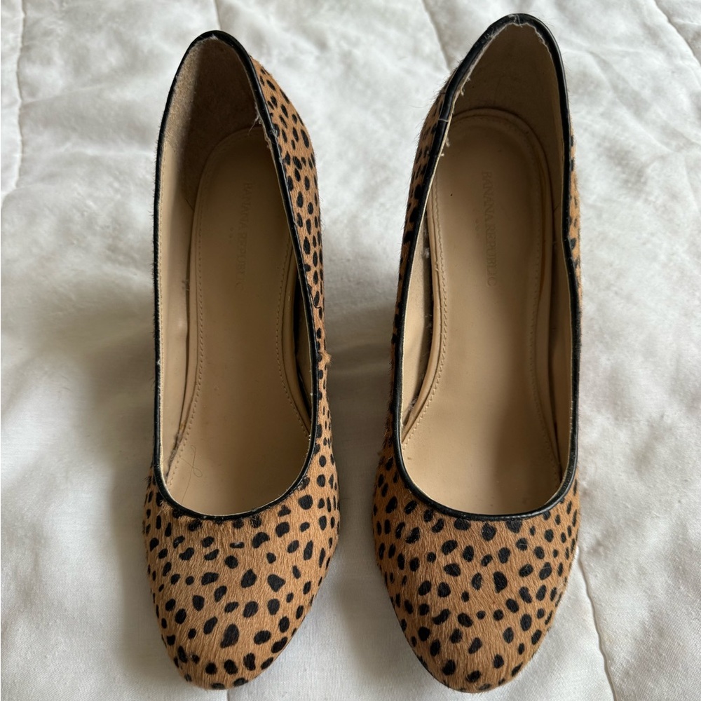 Banana Republic Leopard Print Wedge size 7
